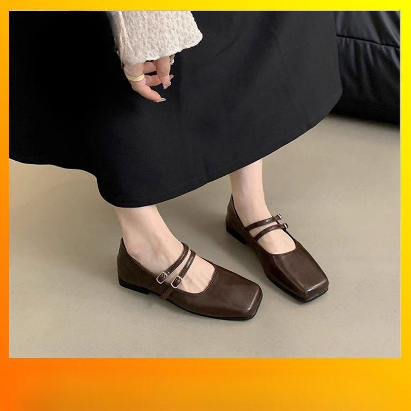 A New Style of Soft Flat Shoes for Women with A Square Toe and A Shallow Opening