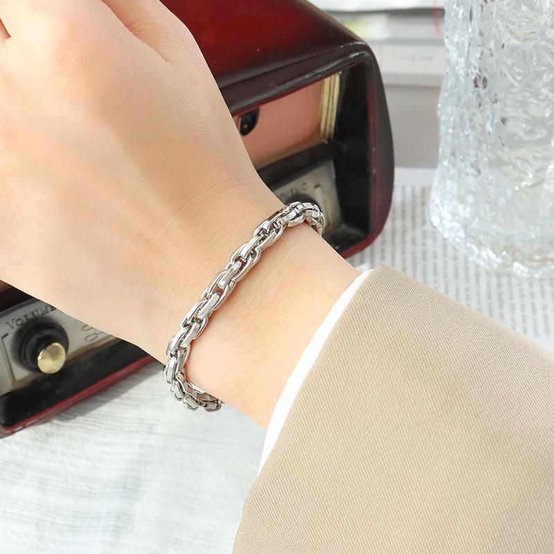 Personalized Women's Thick Chain Bracelet - Titanium Steel, 18K Gold Plated, Hypoallergenic, Niche Design.