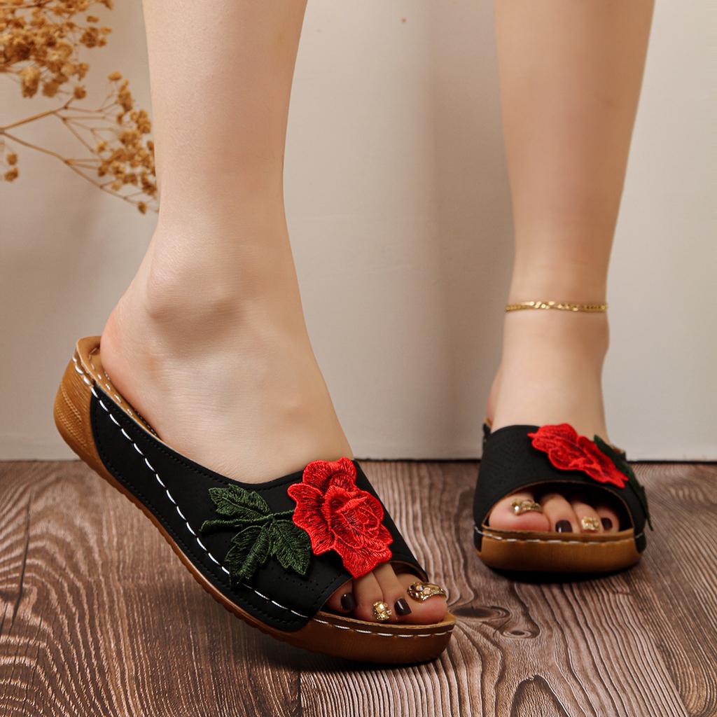 Fashion Women Slippers Retro Summer Comfortable Designer Shoes Women Trend Slip On Wedge Sandals Platform Outdoor Slippers Slides Women