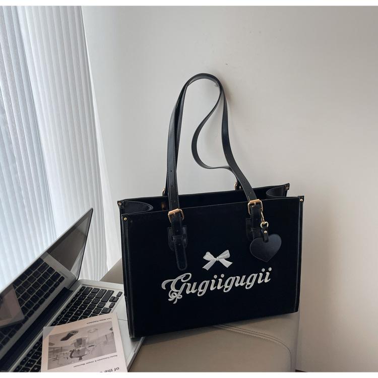 

Large-capacity embroidered bag women s summer versatile new casual shoulder bag textured commuter tote bag чорний