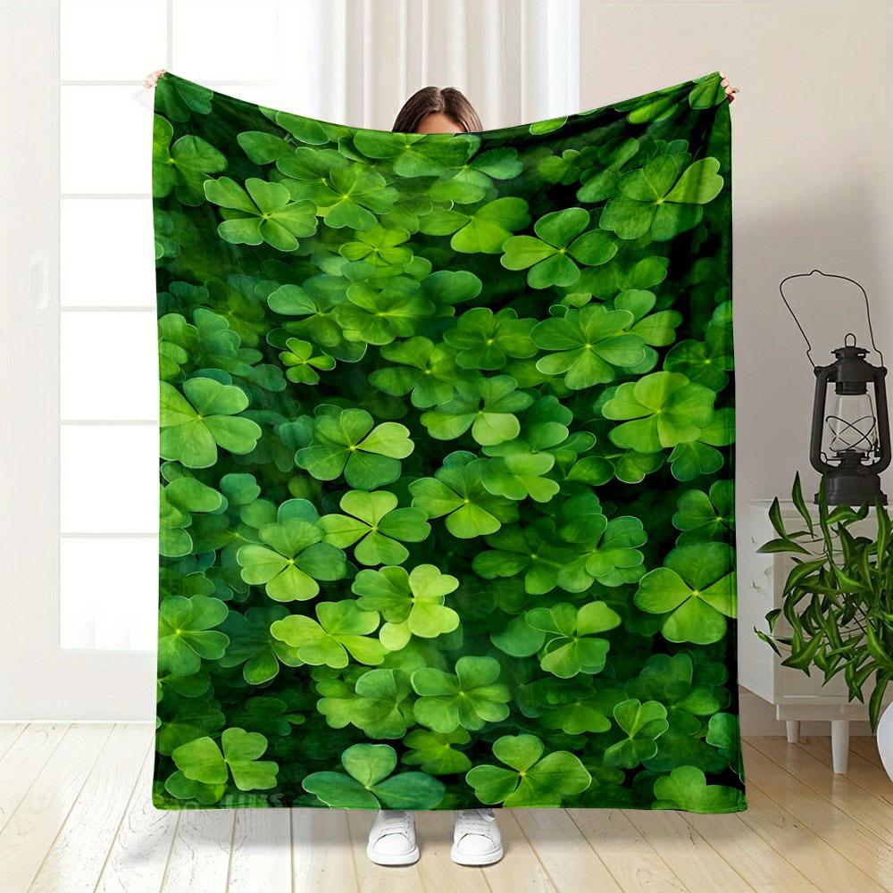 Green Clover Pattern Blanket Patterned Blanket, Flannel, Suitable for All Seasons, Home Decor, Warm and Cozy