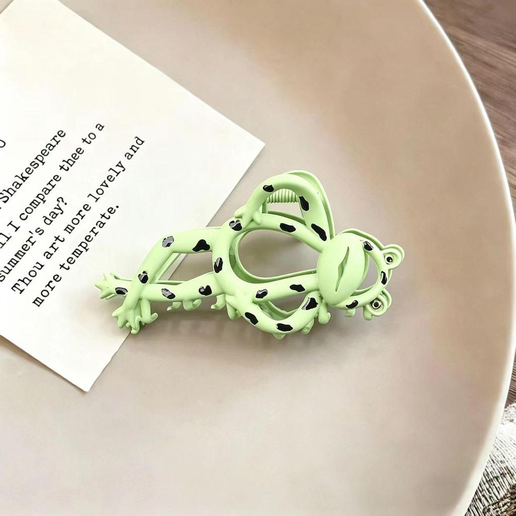 Trendy Cartoon Frog Shark Hair Claw - Cute, Stylish Clip for Voluminous Updos