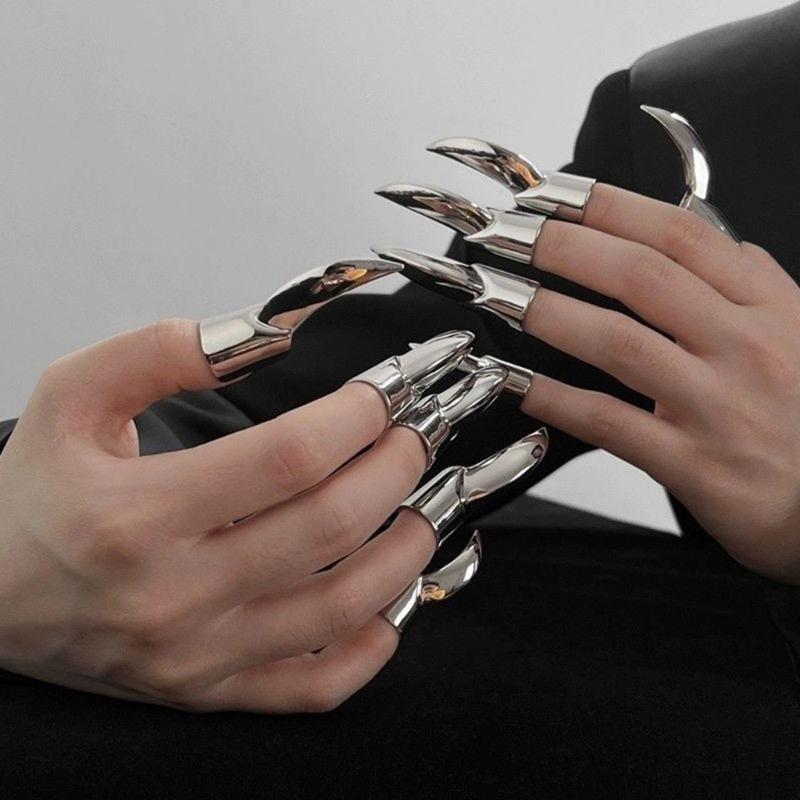 Edgy Wolf Claw Shaped Protective Finger Ring Alloy Stylish Nail Guard Accessory For Modern Fashion Enthusiasts