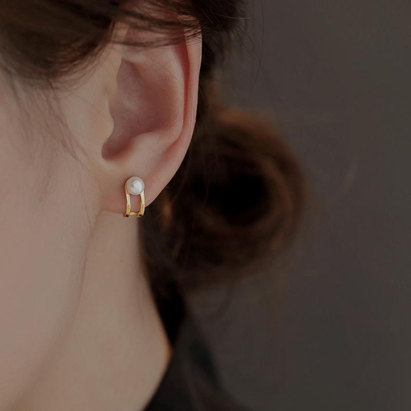 2025 Korean Style Pearl Arc Stud Earrings: Chic & Versatile, Women s Trendy Minimalist Design Pearl Arc Stud Earrings (Gold)