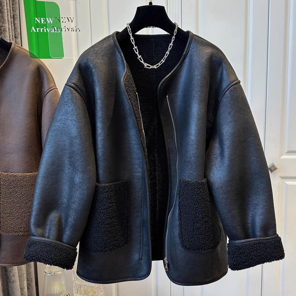 Leder- und Pelz-Spleißung Integrierte Rundhalsjacke für Damen im Herbst und Winter Lockeres Design Kurze Jacke