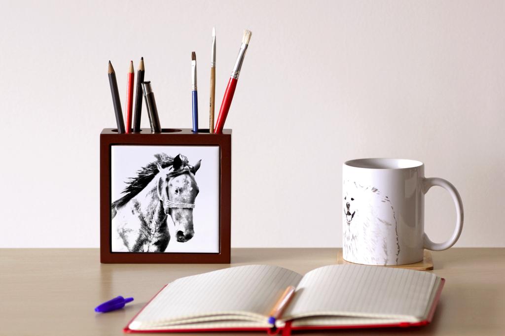 Mustang – Pen holder with a horse, desk organizer with a print | Art-Dog