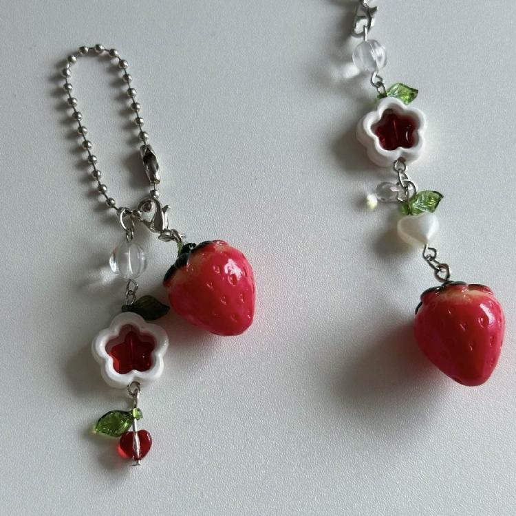 Sweet Strawberry Beaded Pendant Charm for Mobiles and Key Holders Phone Lanyards