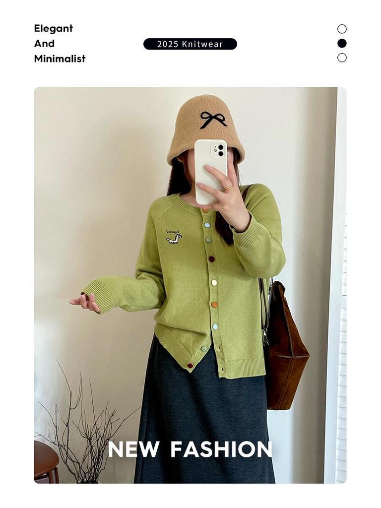 Plus Size Women's Embroidered Round Neck Long Sleeve Velvet Knit Cardigan 2025 Winter Collection
