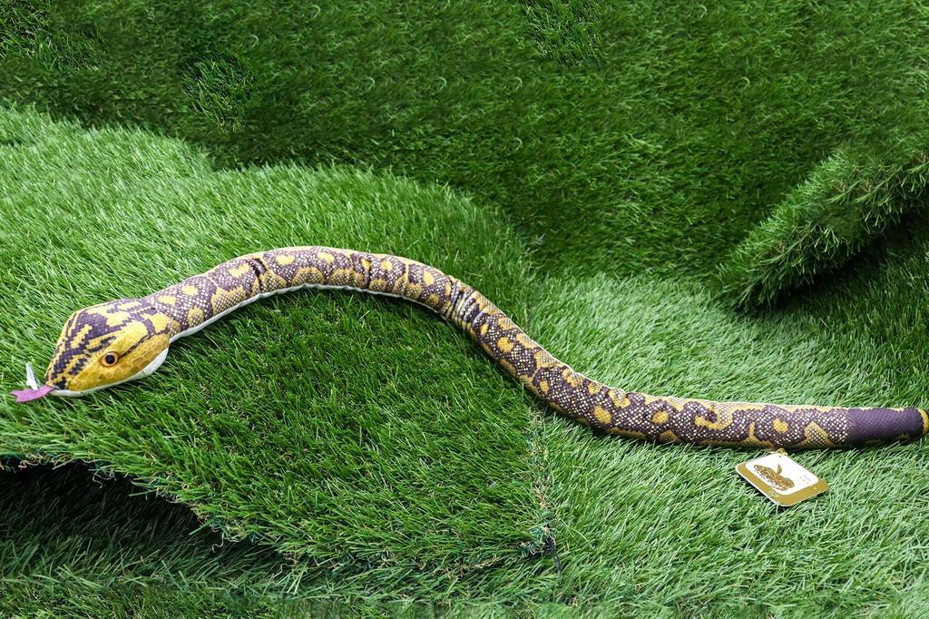 Takeoff Hub S Realistic Snake Stuffed Toy