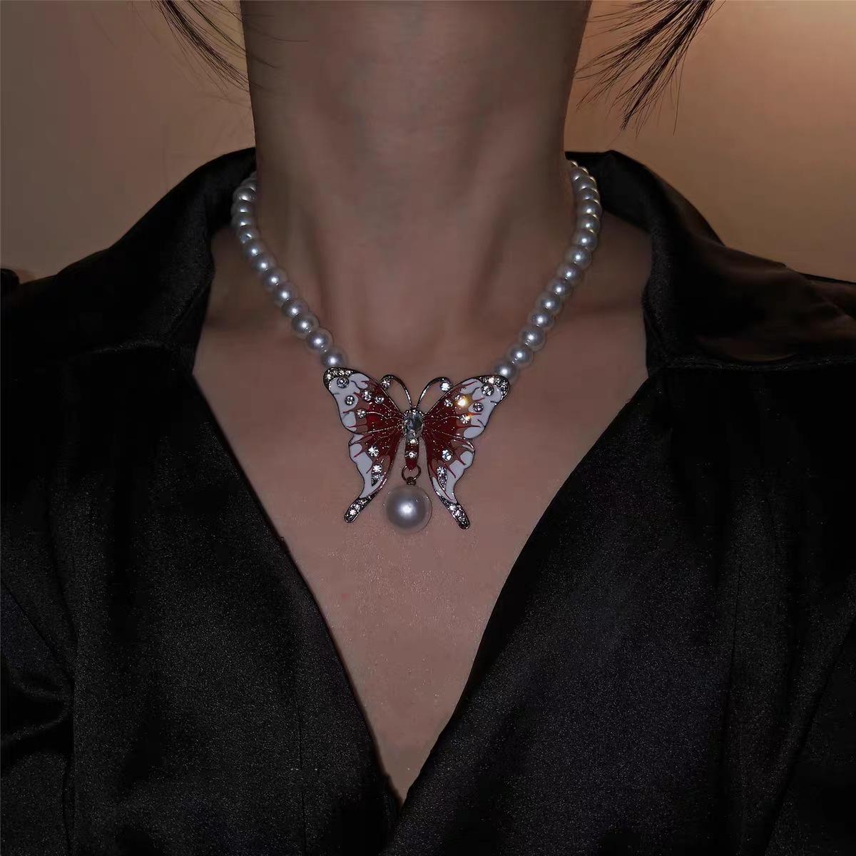 

Ретро Кожаный Чокер в Панк Стиле с Бабочкой для Острой Девушки