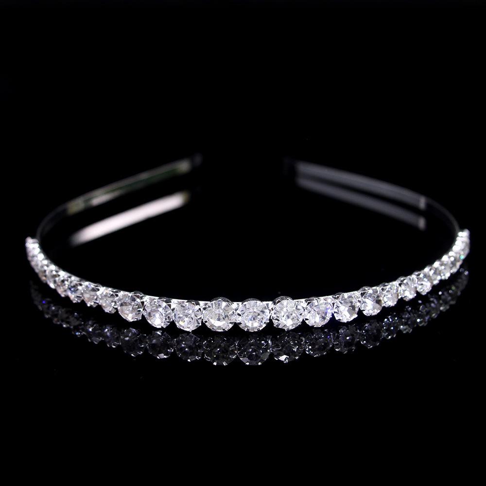 Elegant Multi-Layer Pearl Headband with Rhinestone Heart, Claw Chain Design – Perfect Bridal Hair Accessory