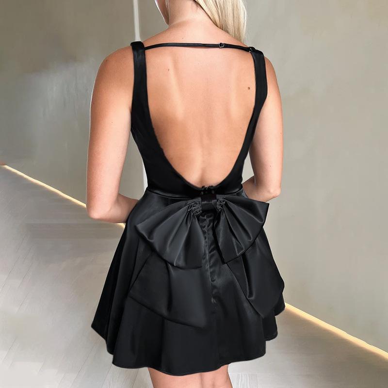 2026 summer Russian explosion leaking back bow small A skirt women's summer, new sleeveless waist dress