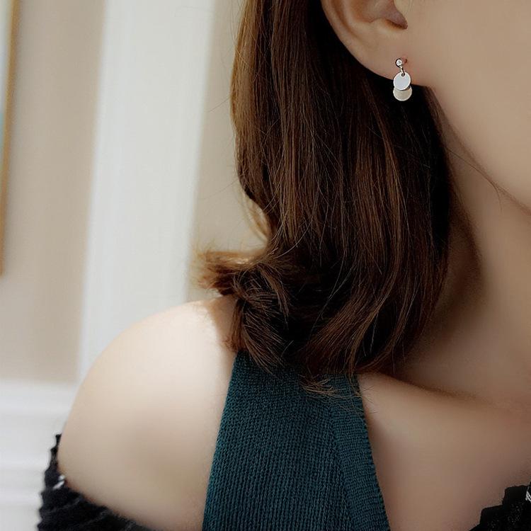 

Lively Round Stud Earrings in 925 Sterling Silver - Korean Style Fashionable Jewelry for Women золотой