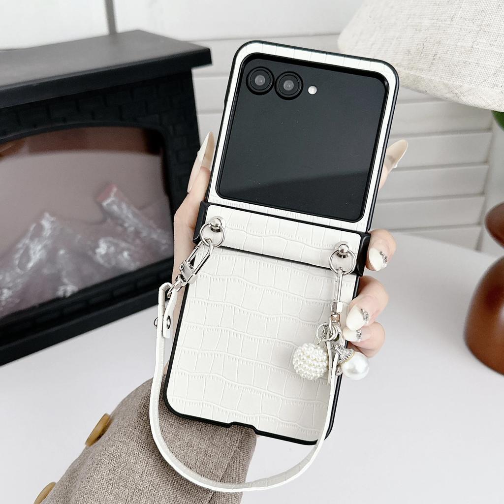Alligator Pattern Leather Wrist Strap Phone Case for Motorola Razr 60 Pro 50 Ultra Mooto Razr 40 Shockproof Cover