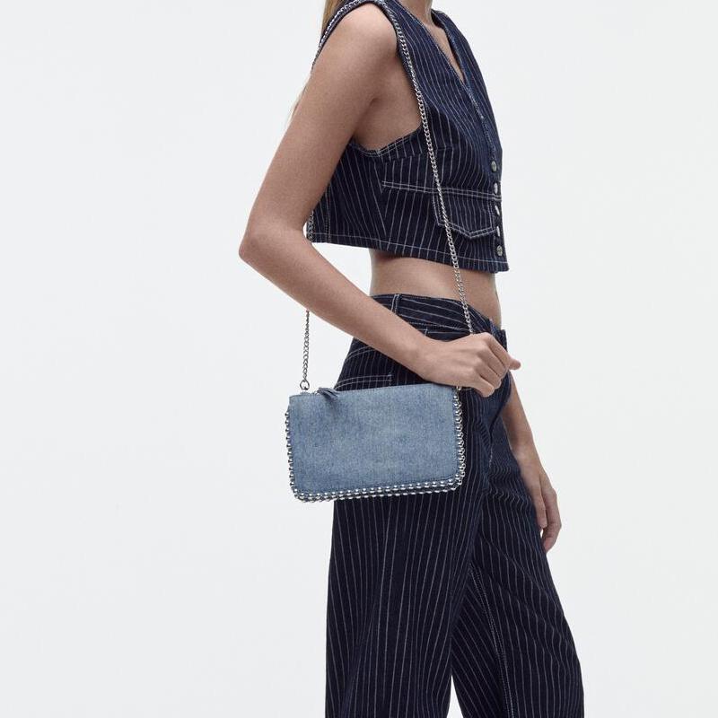 Модные джинсовые сумки с металлической цепочкой — фото 6