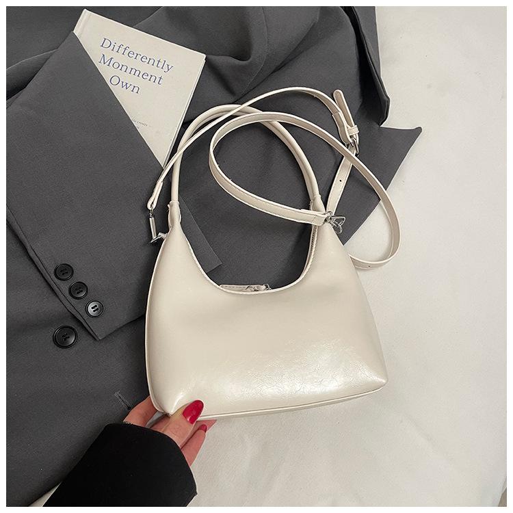 

Fashion versatile portable small bag women s 2025 new trendy and popular small bag foreign style commuter shoulder messenger bag белый