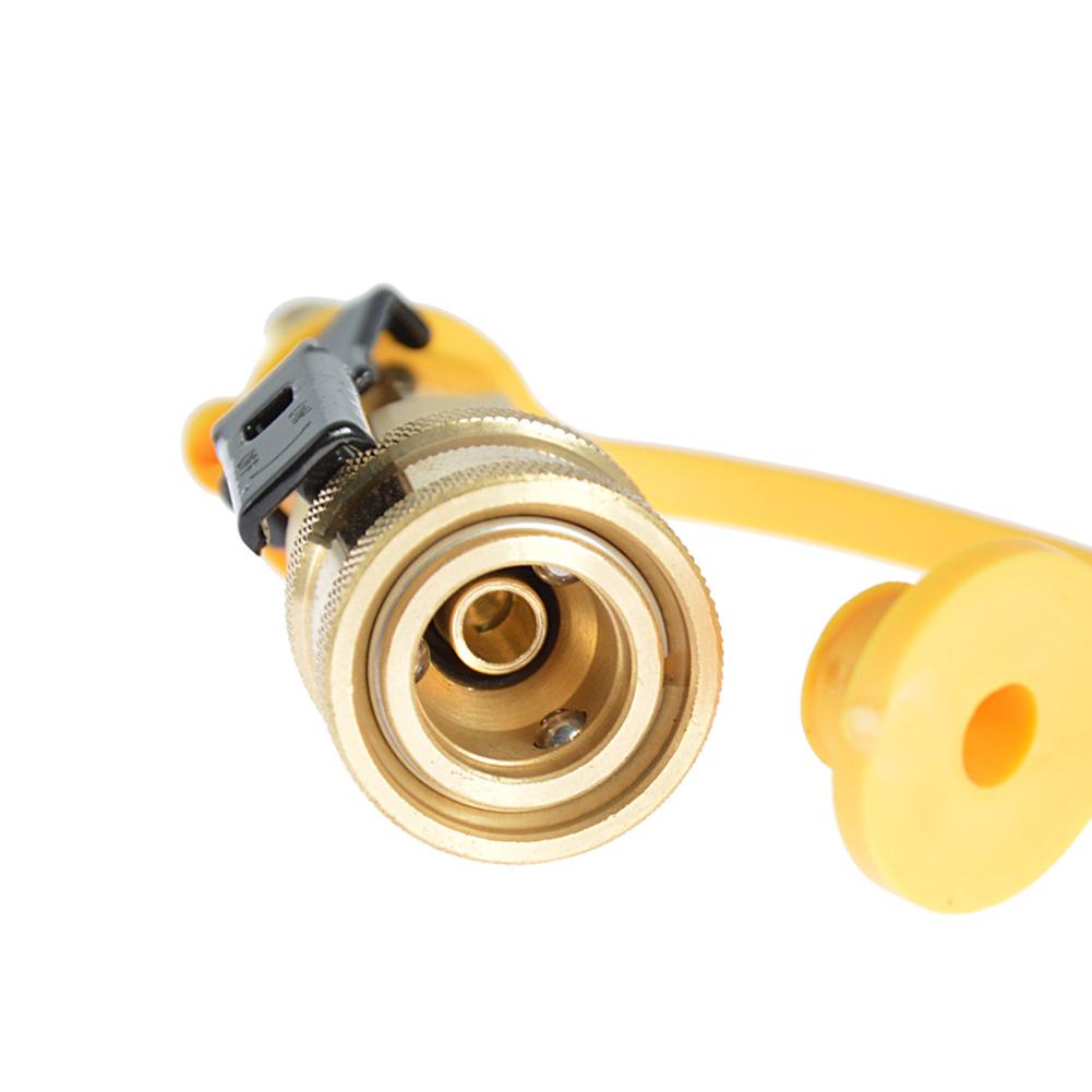 Propangas-Umrüstadapter aus Messing mit Schaltventil, einfach zu bedienen und auslaufsicher, kompatibel mit verschiedenen Propangasflaschen.