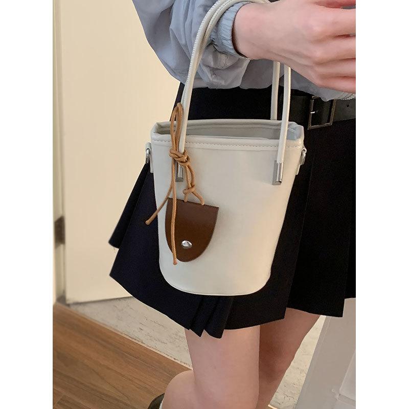Summer fashion handbag women's small bag 2025 new simple bucket bag versatile shoulder messenger mobile phone bag