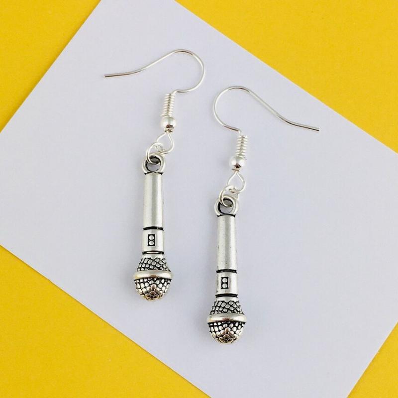 

1 пара винтажных висячих сережек с микрофоном — модный стиль хип-хоп — ювелирные изделия из сплава высшего качества для музыкальных фестивалей для любителей музыки 1pair серебряный