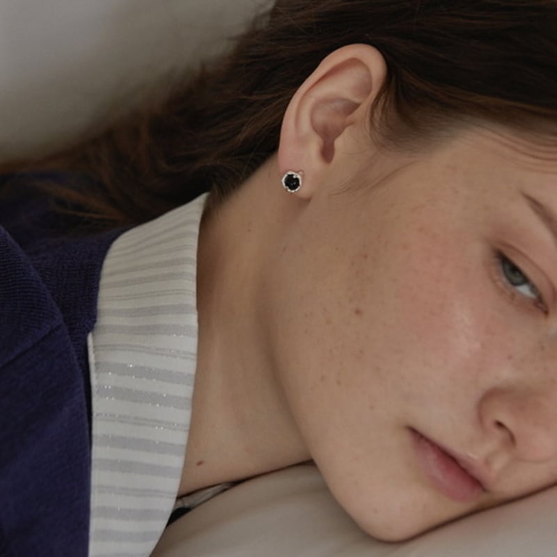 MERCURY [silver 925] Tiny Black Ball Hoop Earring