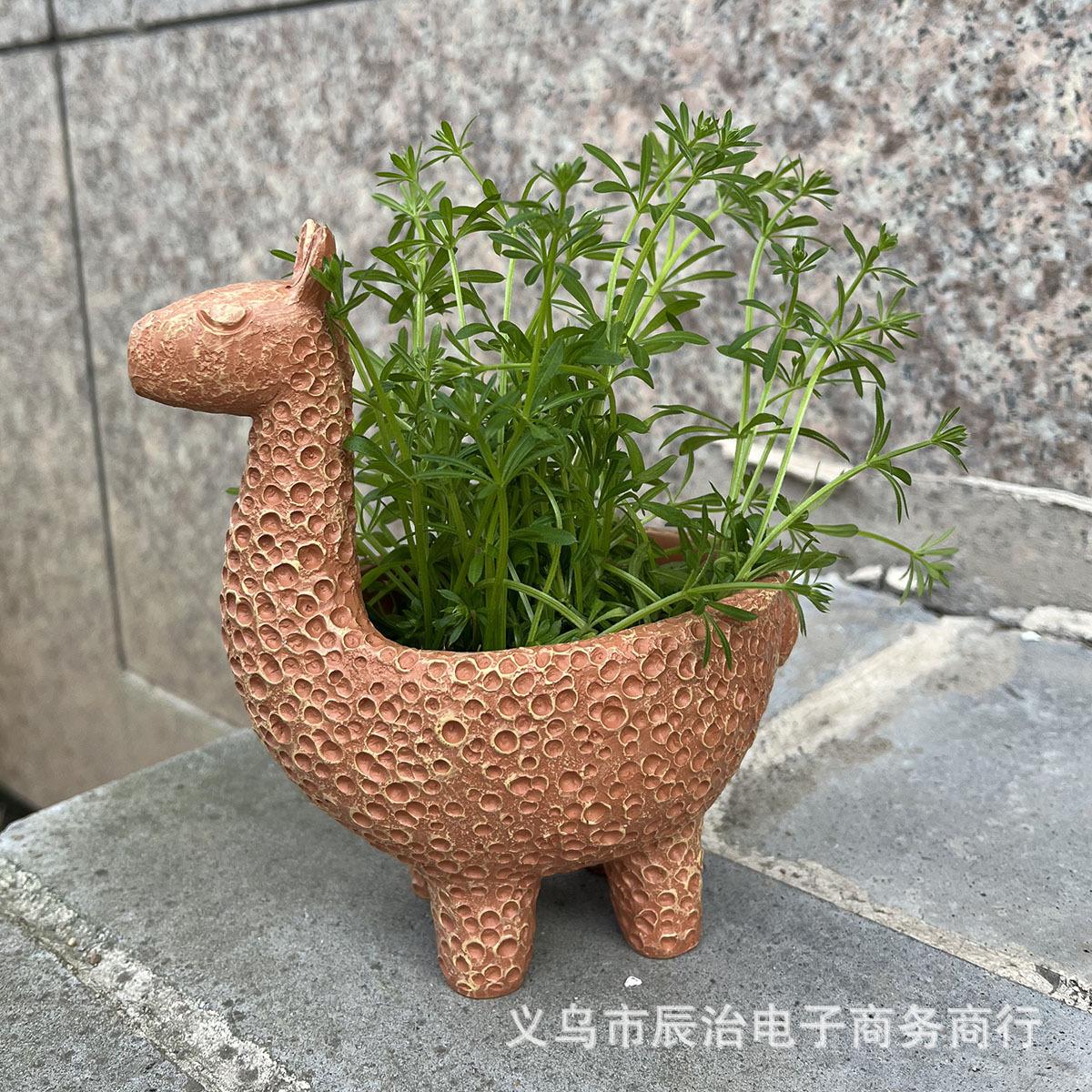 Nordic style cute deer flower pot resin statue, animal succulent plant flower pot, suitable for indoor and outdoor decoration