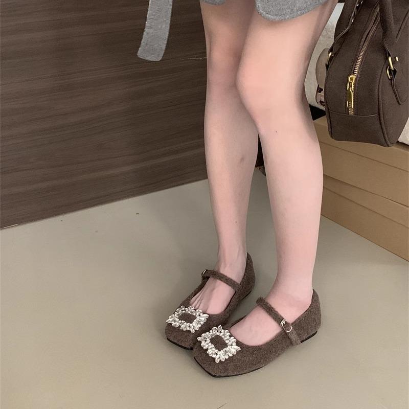 In the Autumn and Winter of 2025, the New Retro Square Head Flat Bottom Word with Rhinestone with Skirt, Foreign Style Mary Jane Fluffy Shoes Women