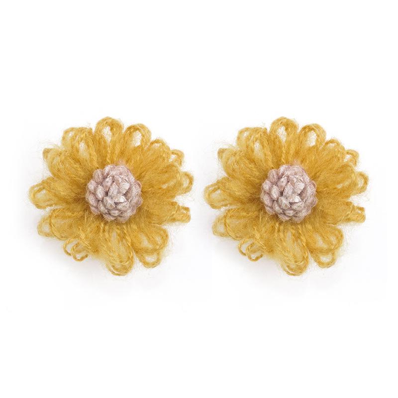 925 Autumn And Winter Colored Plush Woven Flower Earrings, Small Temperament And Fresh Mori Braided Daisy Stud Earrings
