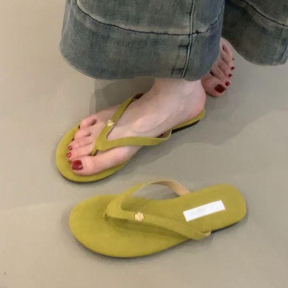2025 New Flat-bottomed Flip-flops Wear Small Fragrant Wind Flowers Toe Cool Slippers Women's Leisure Vacation Beach Slippers