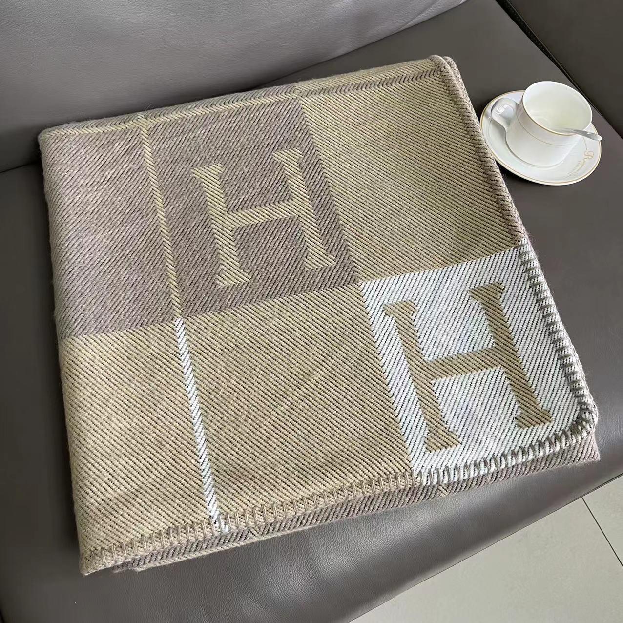 

Двухцветное утолщенное трикотажное фланелевое одеяло для дивана с кондиционером 130x170 cm