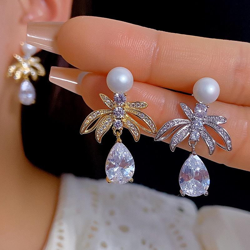 

Teardrop Leaf Earrings with 925 Silver and Zircon Inlay