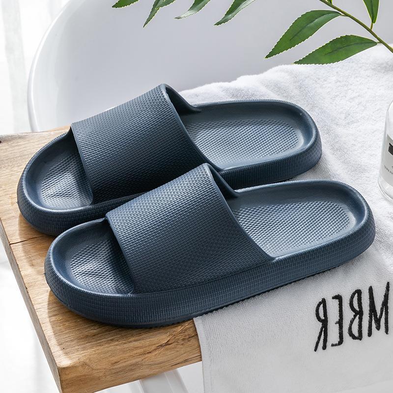 

New summer Internet celebrity couple cool slippers men s and women s home bathroom non-slip outer wear thickened EVA slippers 44/45 (suitable for 43/44 feet) темно-синього кольору