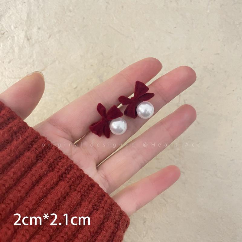 2024 D Retro Wine Red Velvet Rose Pearl Earrings: Hong Kong Style, Autumn/Winter Trend
