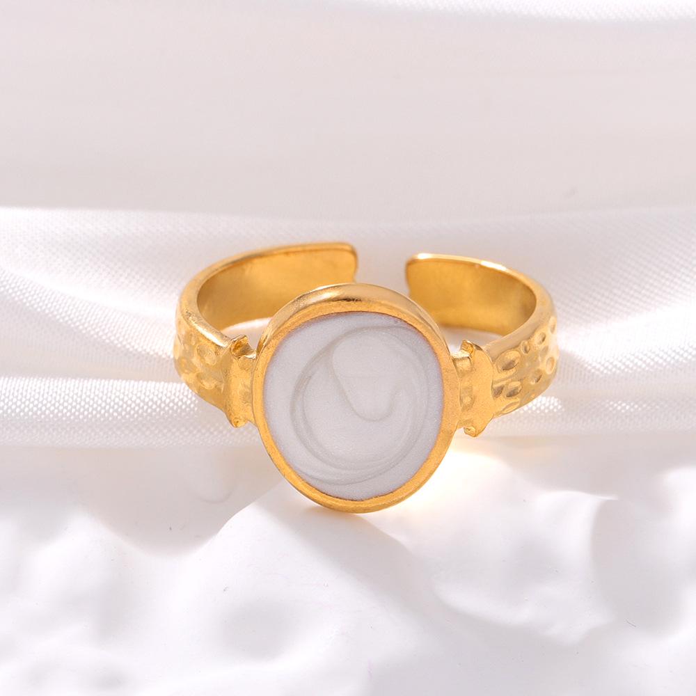 Oval Gold-Plated Titanium Steel Women's Ring – Non-Fading, Light Luxury, High-End Design