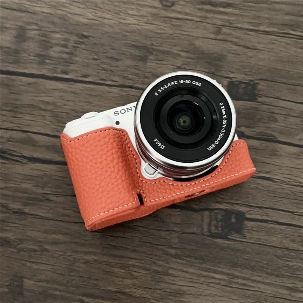 Handgefertigte PU-Leder Kamera Halbtasche für Sony ZV-E10 ZVE10 mit Bodenöffnung Körperabdeckung