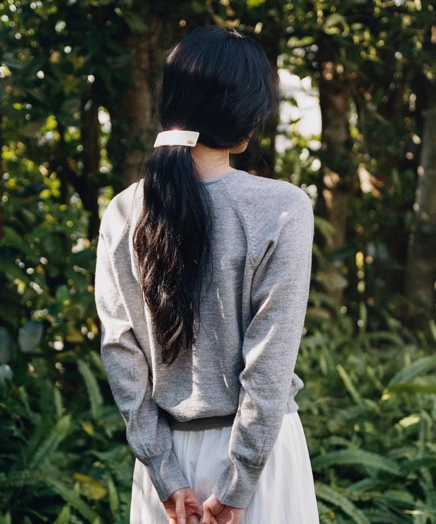 Manggomaenipeullijeu Mary V Neck Knit_Grey