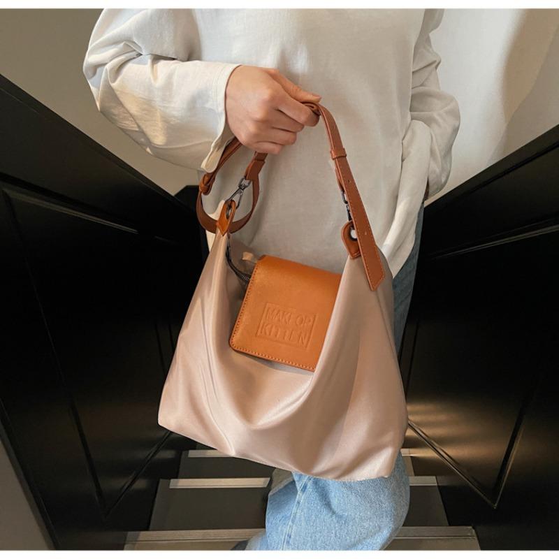 Fauler Wind Tragetasche Damen neue plissierte Mode Schulter Messenger Bag Pendler lässig vielseitig