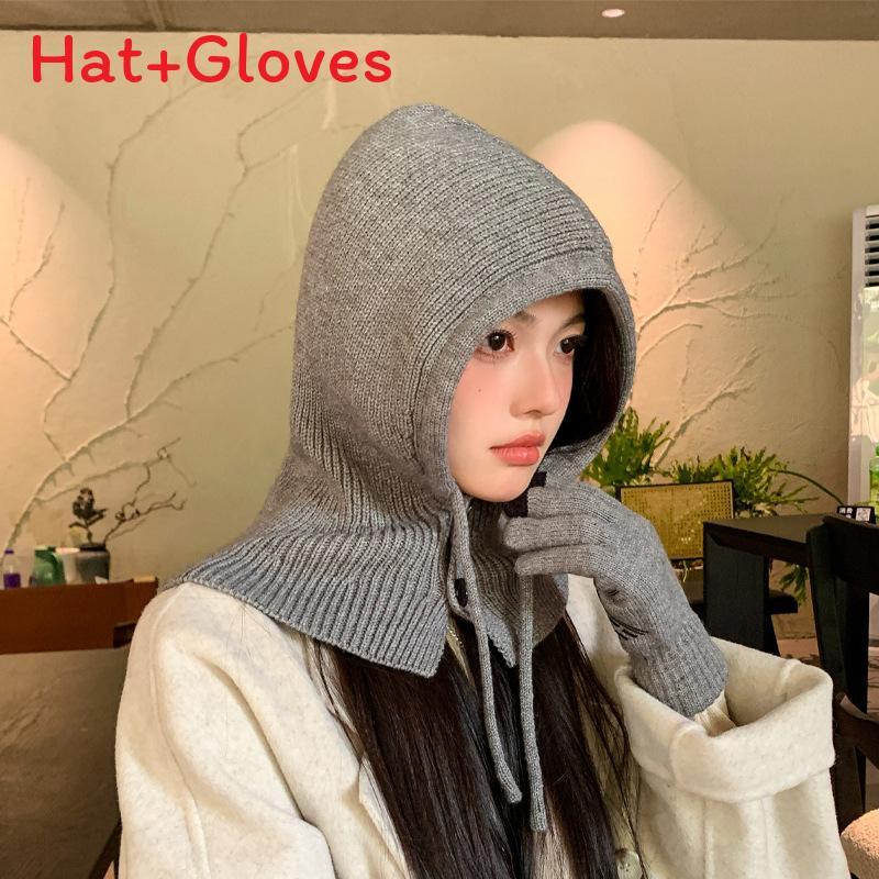 Classic Knit Beanie Cap With Design For Outdoor Winter Activities серый