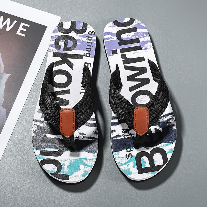 

Новые шлепанцы тапочки мужские летние нескользящие уличные корейские повседневные легкие пляжные сандалии домашние тапочки студенческие слайды 42