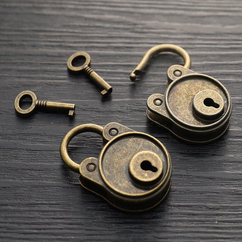 Vintage Padlock with Antique Bronze Plating, Old Style Lock for Notebooks and Luggage, Bronze Color Hardware Lock