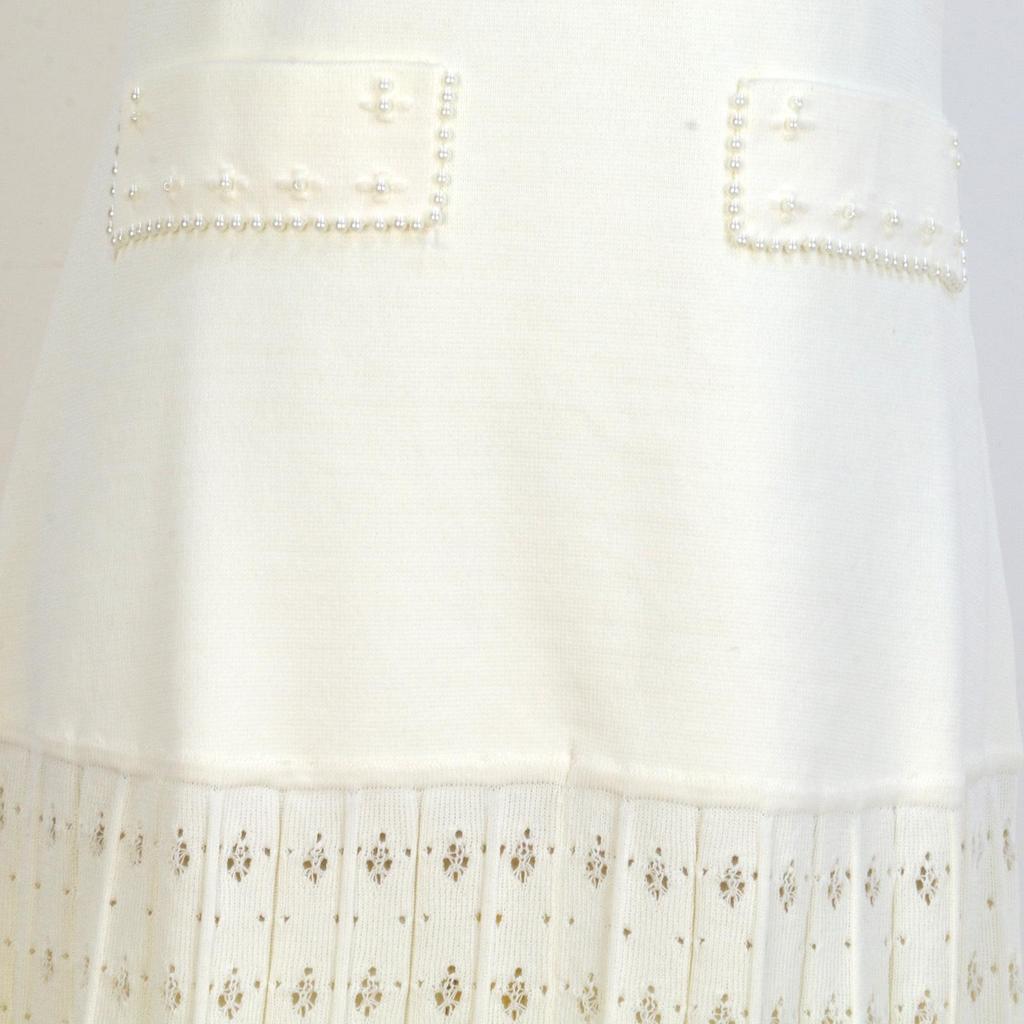 M's 2025 Early Spring Women's French Sleeveless Round Neck Knitted Dress with Pearl Openwork Pattern