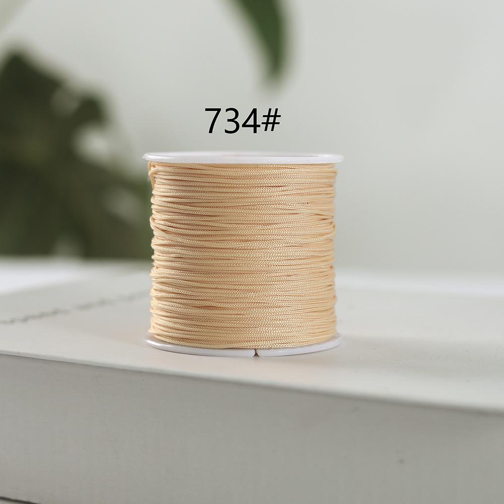 

Износостойкий неэластичный шнурок-подвеска из красной веревки Jade Line 72 для самостоятельного изготовления украшений в виде китайских узелков. About 45 meters per roll