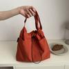 Trendy Women's Casual Tote Bag Spacious Bucket Bag With Soft Feel And Stylish Design For Commuting