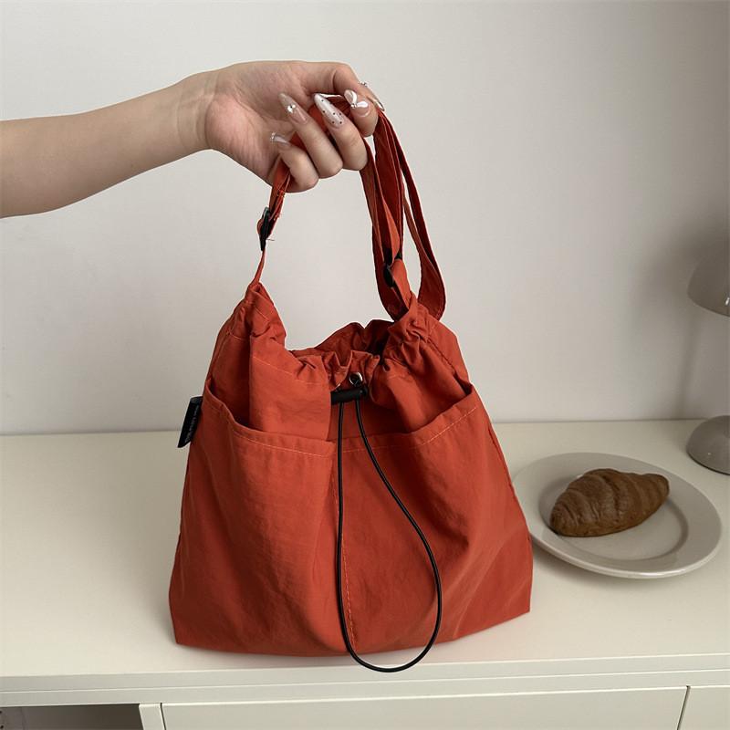 Trendy Women's Casual Tote Bag Spacious Bucket Bag With Soft Feel And Stylish Design For Commuting