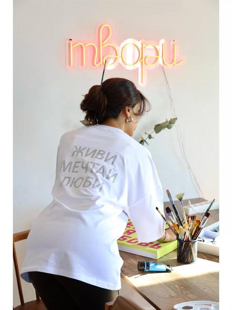 Trendy American Style Loose Fit Round Neck Cotton T-Shirt with Diamond Letter Print