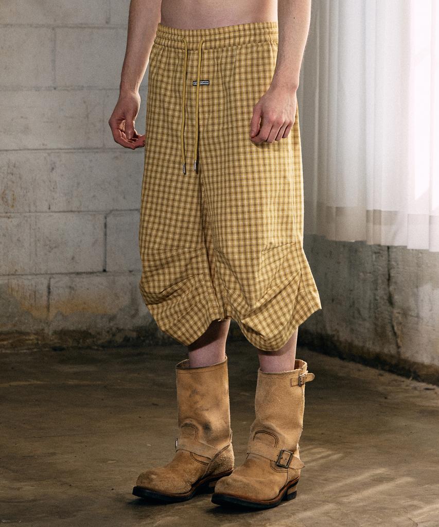 THEVINYLHOUSE Three-Quarter Check Pants Yellow