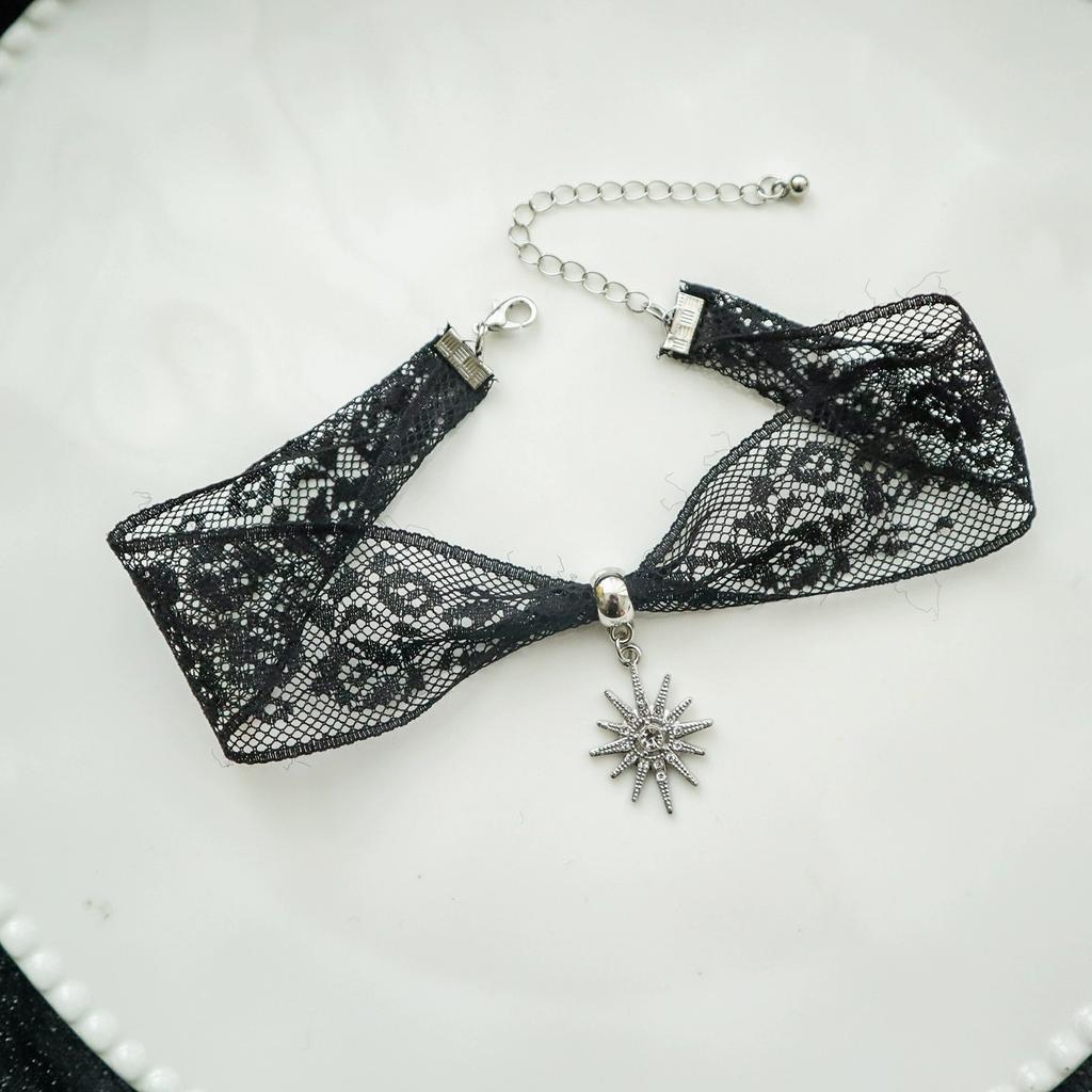 Gothic Star Pendant Lace Choker Retro Necklace For Women Trendy Charm Personalized Neck Jewelry Accessories