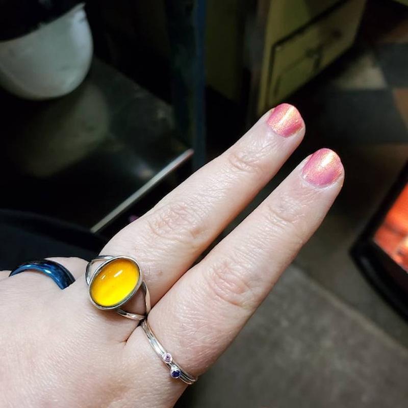 Retro Oval Engagement Ring with Color-Changing Stone