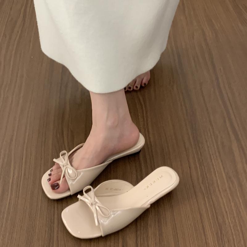Designer Damen Sommer Keilabsatz Pantoletten Niedriger Absatz Mode Schmetterlingsknoten Zehenfrei Kleid Pantoletten für Damen