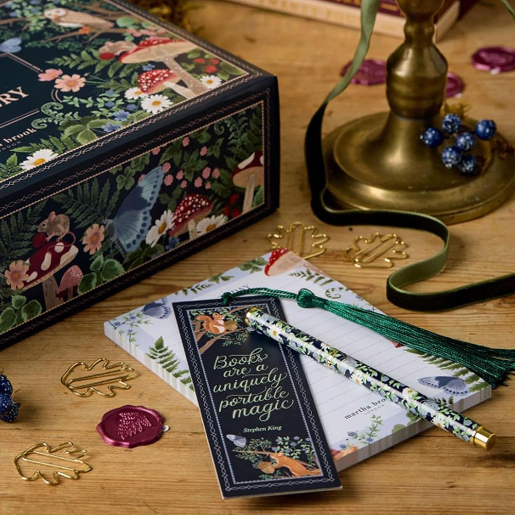 Stationery Advent Calendar 2025 Ultimate Christmas Countdown Calendar Winter Woodland Design with Gorgeous Envelope Accessories