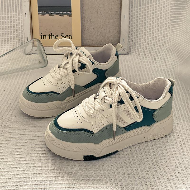 Chaussures de sport de mode polyvalentes niche étudiante pour femmes automne 2025 nouvelle explosion célébrité Internet à semelle épaisse blé oreille chaussures blanches